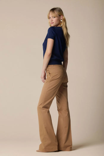 SHARP CHIC BUTTONLESS BLOUSE WITH LACE DETAIL - SWEATER KUTIA