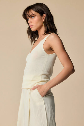 SIMPLE YET STUNNING SEMI-SHEER VEST TOP - TOP FINA