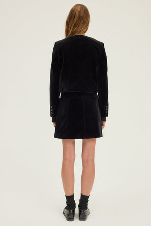 SHORT, COLLARLESS VELVET JACKET - NOA