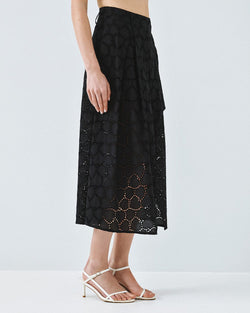 ACCESS FASHION MIDI BRODERIE SKIRT WITH A SLIT