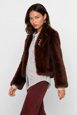 KOCCA FAUX FUR JACKET WITH AN OPEN FRONT AND A BROOCH - KARMEN FAUX FUR JACKET