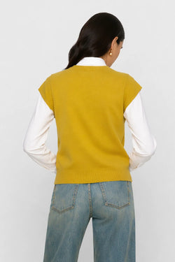 KOCCA KNITTED WAISTCOAT WITH WOODEN BUTTONS AND JEWEL BROOCHES - MACCABEO JERSEY
