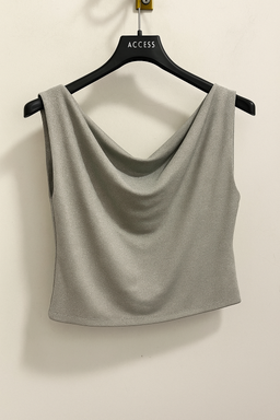 ACCESS FASHION TOP