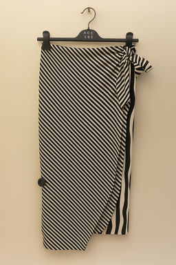 ACCESS FASHION SKIRT