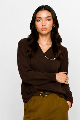 KOCCA JUMPER WITH A V-NECK, RIBBED TRIMS AND A DECORATIVE PIN - RODOPIANO JERSEY
