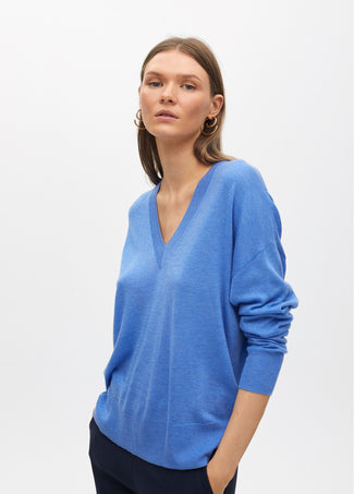 WIDE V-NECK SWEATER