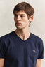 GANT SLIM FIT SHIELD V-NECK T-SHIRT