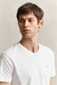 GANT SLIM FIT SHIELD V-NECK T-SHIRT